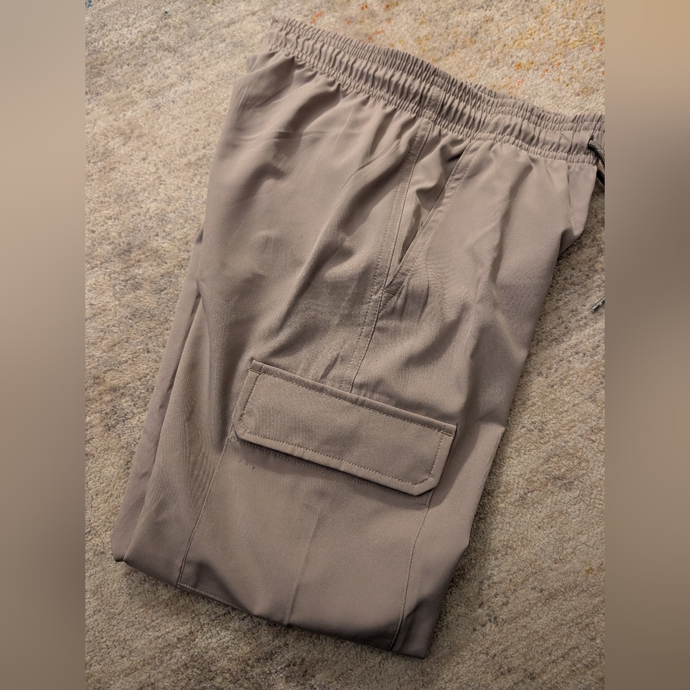 Under Armour Cargo Pants - Picture 14 of 14